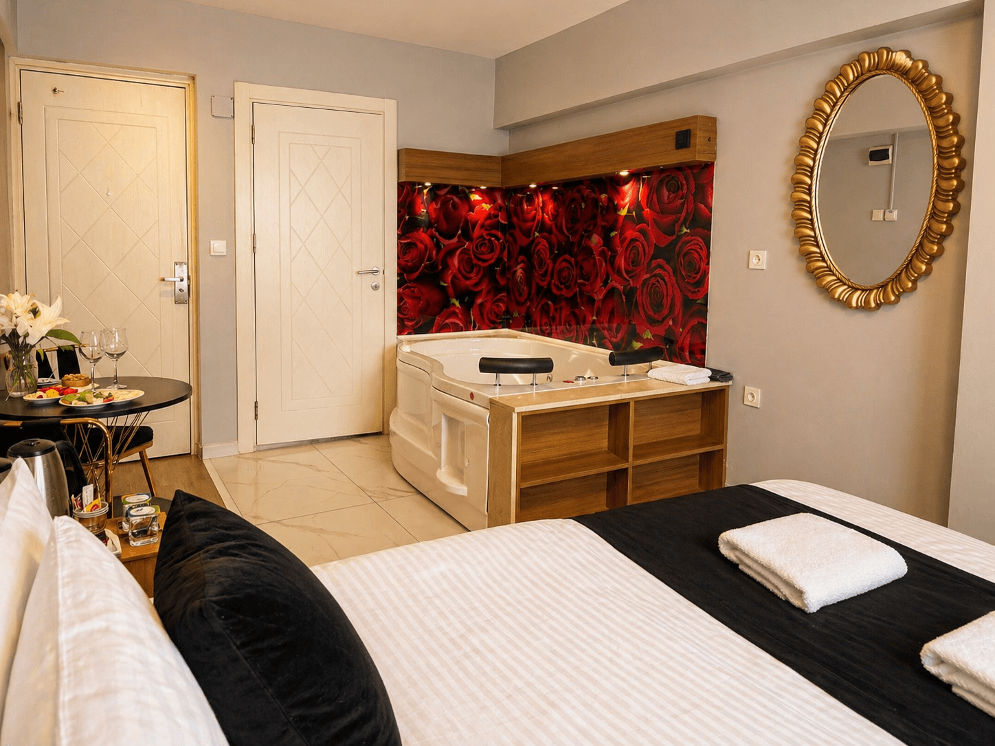 Jakuzili Oda — Bakırköy ucuz otel odası